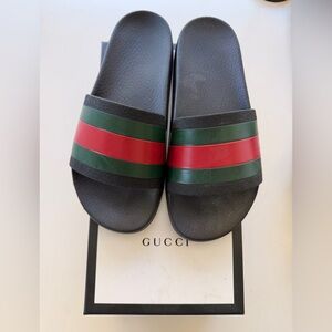 Gucci Black green and red stripe slides women’s size 8
